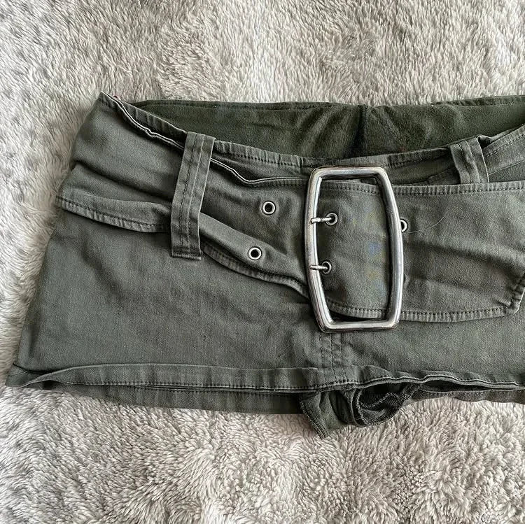 Low waist mini skirt